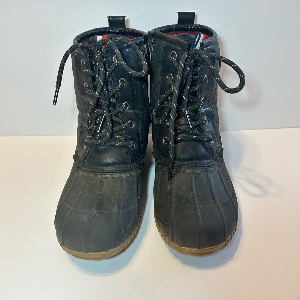 Tommy Hilfiger Duck Boots Womens 7M Snow Quilted Black Lace Up Ankle TWRIVIR-T - Picture 3 of 9